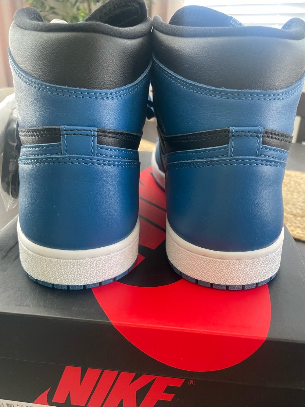 Nike Air Jordan 1 Mid - Blue/Black - Picture 4 of 6